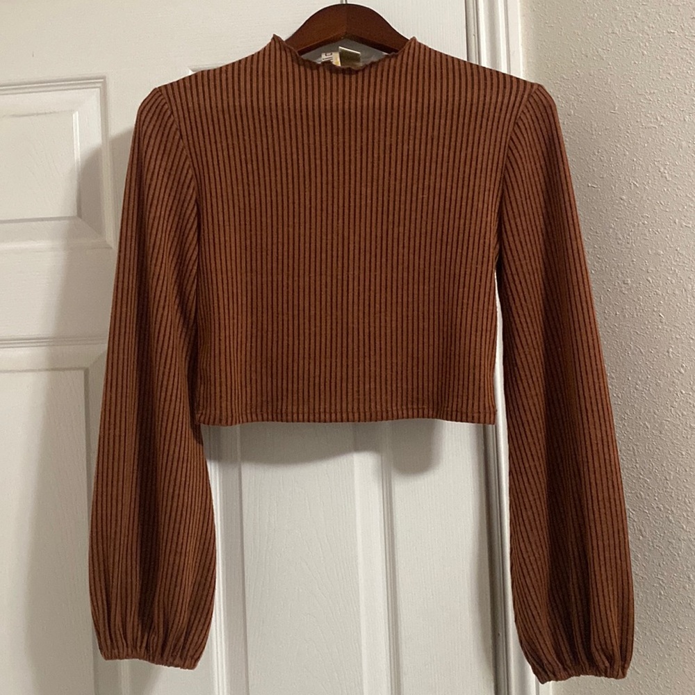 Crop top long sleeve top